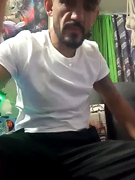 Snapshot of andrusstik chatting on December 17, 1:11 am andrusstik online show from December 17, 1:11 am