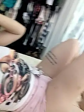 Snapshot of Arianna_Moss chatting on November 25, 9:59 pm Arianna Moss online show from November 25, 9:59 pm