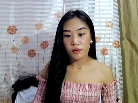 Snapshot of YourWildestDoll chatting on November 6, 8:04 am YourWildestDoll online show from November 6, 8:04 am