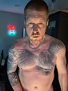 CloudyKingG online show from April 30, 9:30 pm