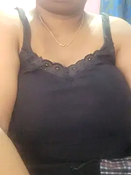 Snapshot of lathikaqueentamil chatting on October 31, 4:41 pm lathikaqueentamil online show from October 31, 4:41 pm