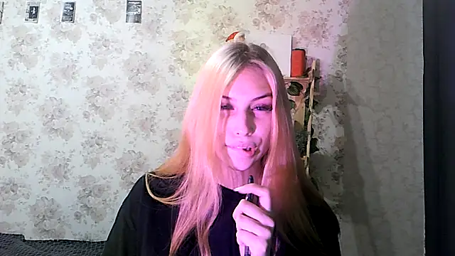 ClaireLaSweet online show from October 21, 6:25 am