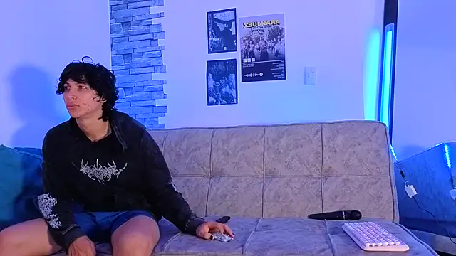 DavidAndClare online show from November 25, 1:22 pm