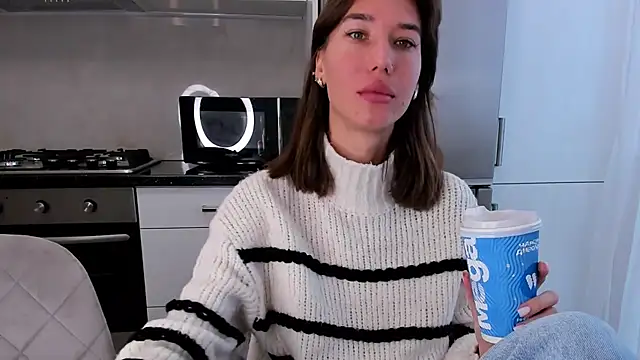 Snapshot of marylips chatting on December 5, 8:45 am marylips online show from December 5, 8:45 am