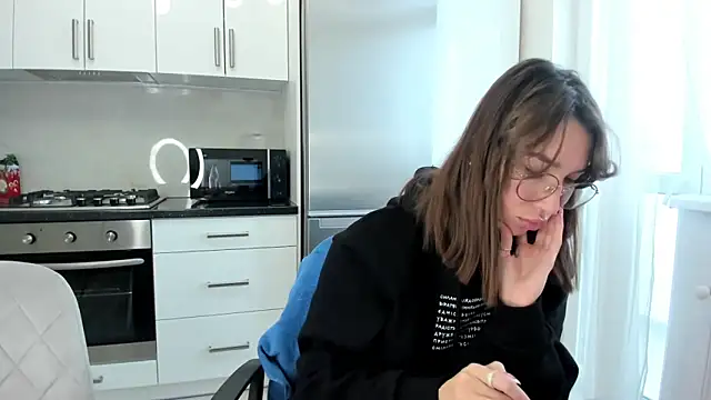 Snapshot of marylips chatting on December 18, 10:54 am marylips online show from December 18, 10:54 am