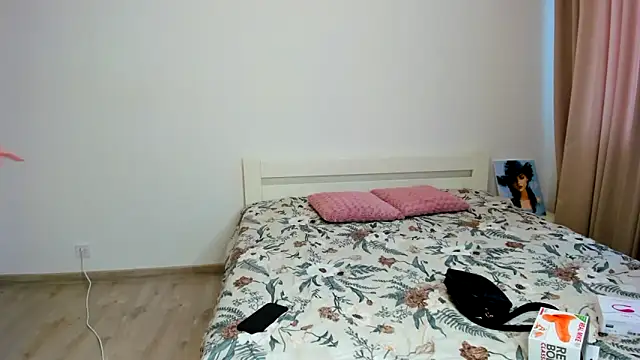 Snapshot of marylips chatting on March 5, 8:32 am marylips online show from March 5, 8:32 am