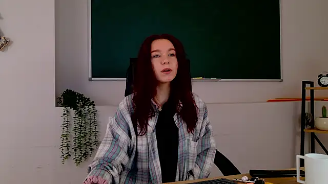 NoraHaynes online show from June 16, 2:25 am