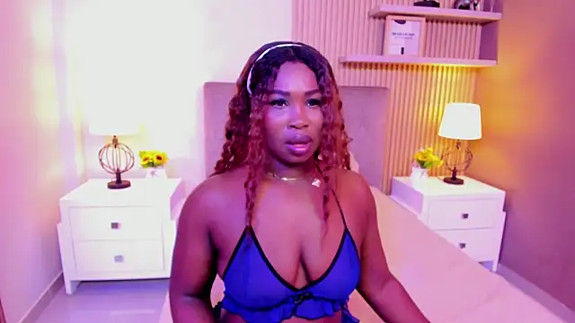 Snapshot of SerenaWinslow chatting on July 16, 12:11 pm SerenaWinslow online show from July 16, 12:11 pm