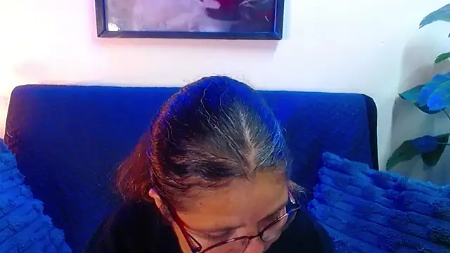 Linda banks  online show from April 26, 2:09 am