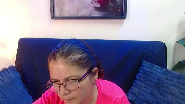 Snapshot of Linda_banks_ chatting on May 3, 1:55 am Linda banks online show from May 3, 1:55 am