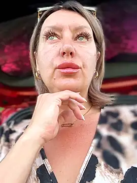 Snapshot of Milena-MilfaXXX chatting on May 27, 2:30 am Milena-MilfaXXX online show from May 27, 2:30 am