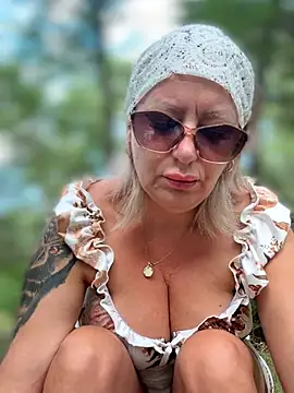 Snapshot of Milena-MilfaXXX chatting on July 5, 3:13 am Milena-MilfaXXX online show from July 5, 3:13 am