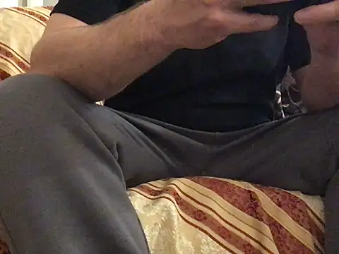 Snapshot of fiii87xx chatting on February 17, 10:05 pm fiii87xx online show from February 17, 10:05 pm