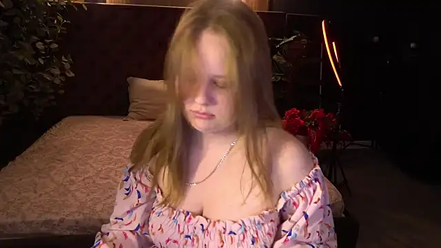 CrystallPaws online show from June 7, 5:44 am