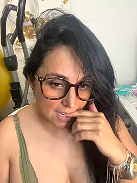 Snapshot of hotadhara01 chatting on October 17, 4:15 am hotadhara01 online show from October 17, 4:15 am