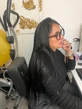 Snapshot of hotadhara01 chatting on October 30, 2:35 am hotadhara01 online show from October 30, 2:35 am