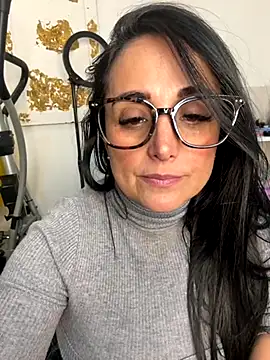 Snapshot of hotadhara01 chatting on November 7, 3:17 am hotadhara01 online show from November 7, 3:17 am