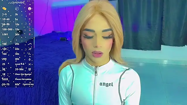 HANNAH BACKERS online show from October 31, 3:51 am