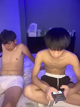 Kailertwink online show from February 24, 4:43 am