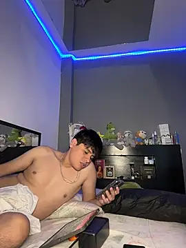 Kailertwink online show from July 13, 5:32 am