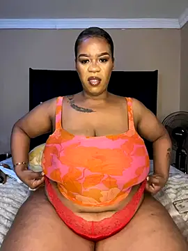 Snapshot of THICKBUNNYCHICKxxx chatting on September 24, 10:18 am THICKBUNNYCHICKxxx online show from September 24, 10:18 am