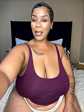 Snapshot of THICKBUNNYCHICKxxx chatting on January 6, 8:23 pm THICKBUNNYCHICKxxx online show from January 6, 8:23 pm