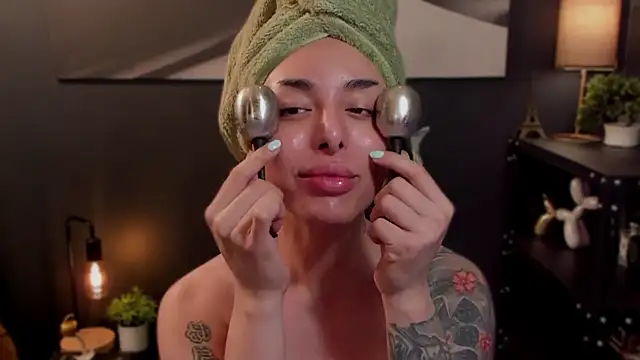 Snapshot of LUNACOCKSLAYER chatting on September 25, 8:45 pm LUNACOCKSLAYER online show from September 25, 8:45 pm