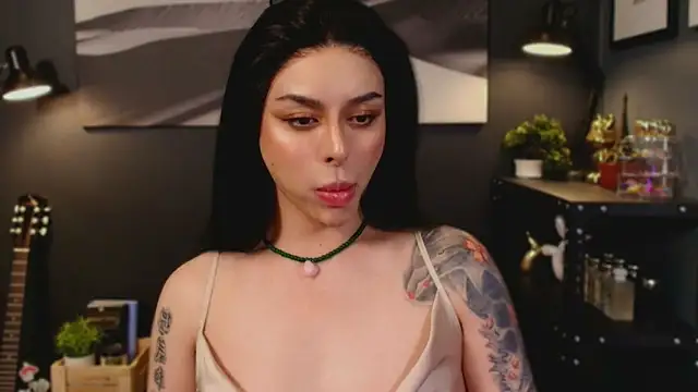 Snapshot of LUNACOCKSLAYER chatting on November 2, 5:32 am LUNACOCKSLAYER online show from November 2, 5:32 am