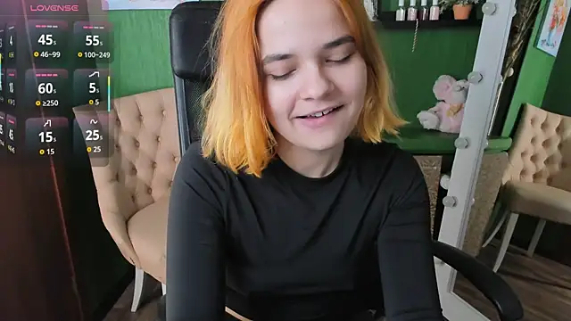 Snapshot of Gina_Dawson chatting on November 5, 8:36 am Gina Dawson online show from November 5, 8:36 am