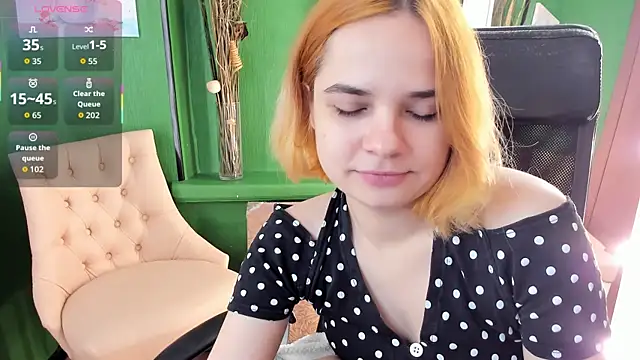 Snapshot of Gina_Dawson chatting on November 8, 8:36 am Gina Dawson online show from November 8, 8:36 am