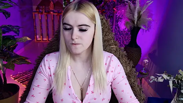 Stef Nicks online show from March 9, 9:02 am