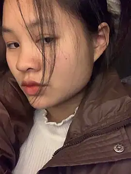 Snapshot of NhuFox chatting on December 5, 1:25 am NhuFox online show from December 5, 1:25 am