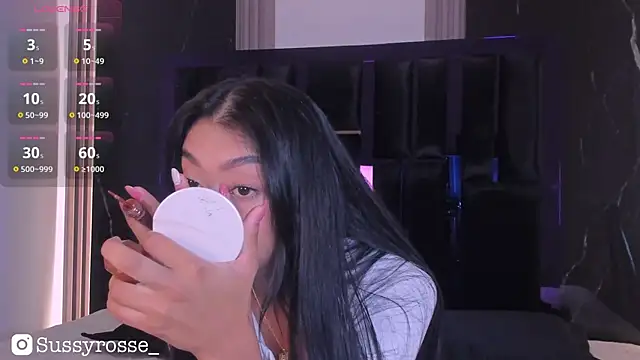 Snapshot of Sussyrosse_ chatting on September 8, 9:03 pm Sussyrosse  online show from September 8, 9:03 pm