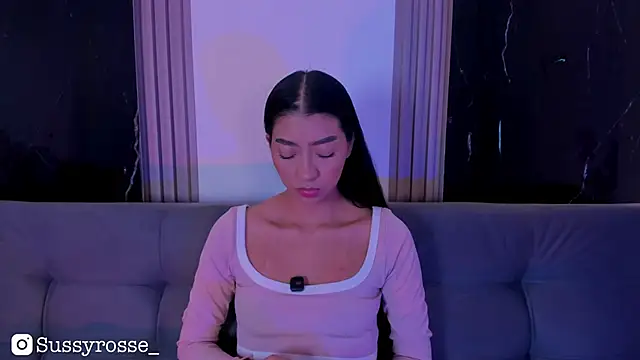 Snapshot of Sussyrosse_ chatting on November 22, 8:19 pm Sussyrosse online show from November 22, 8:19 pm