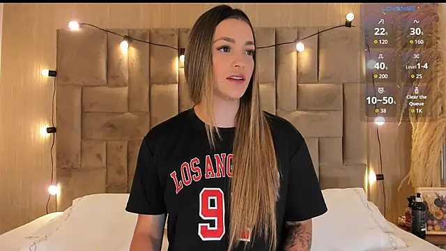 ClaradelMar online show from November 21, 10:25 am