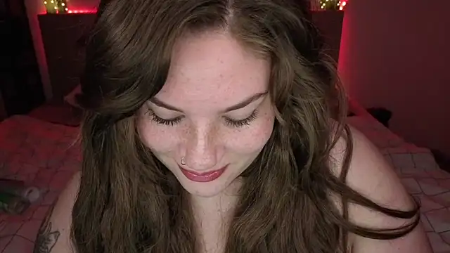 MaeNoir online show from February 17, 8:15 pm