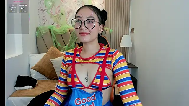 Snapshot of Yuna__Min chatting on October 17, 8:00 pm Yuna  Min online show from October 17, 8:00 pm