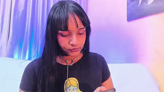 Snapshot of Saraa_Graham chatting on October 21, 8:53 pm Saraa Graham online show from October 21, 8:53 pm