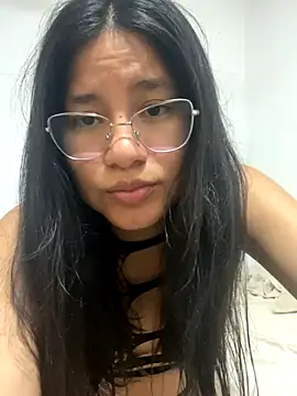 Snapshot of johanageminis chatting on November 18, 2:17 am johanageminis online show from November 18, 2:17 am