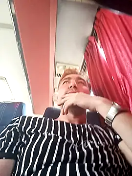 Snapshot of mert0359 chatting on September 10, 1:22 pm mert0359 online show from September 10, 1:22 pm