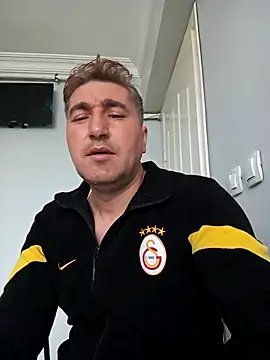 Snapshot of mert0359 chatting on October 6, 9:51 am mert0359 online show from October 6, 9:51 am