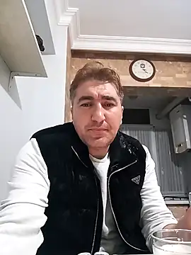 Snapshot of mert0359 chatting on October 16, 12:22 am mert0359 online show from October 16, 12:22 am