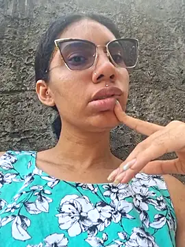 Snapshot of RavenShyfit chatting on October 31, 4:19 pm RavenShyfit online show from October 31, 4:19 pm