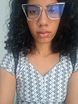 Snapshot of RavenShyfit chatting on November 13, 11:20 am RavenShyfit online show from November 13, 11:20 am