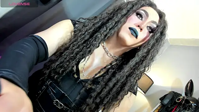 Snapshot of MagnaCumLoader17 chatting on October 15, 12:33 am MagnaCumLoader17 online show from October 15, 12:33 am