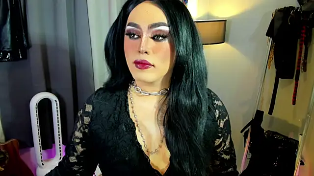 Snapshot of MagnaCumLoader17 chatting on November 10, 11:15 pm MagnaCumLoader17 online show from November 10, 11:15 pm