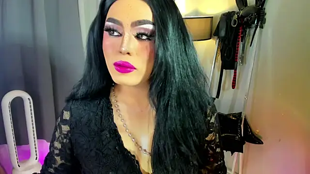 Snapshot of MagnaCumLoader17 chatting on November 12, 11:25 pm MagnaCumLoader17 online show from November 12, 11:25 pm