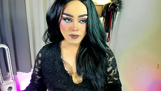 Snapshot of MagnaCumLoader17 chatting on November 24, 11:37 pm MagnaCumLoader17 online show from November 24, 11:37 pm