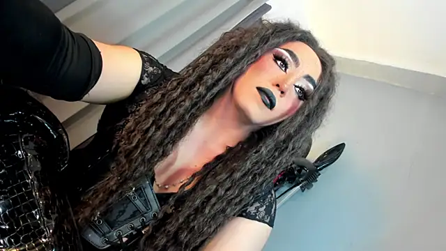 Snapshot of MagnaCumLoader17 chatting on November 28, 10:56 pm MagnaCumLoader17 online show from November 28, 10:56 pm