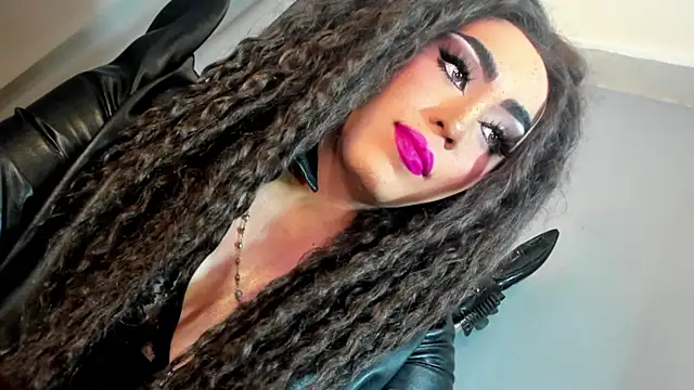 Snapshot of MagnaCumLoader17 chatting on December 1, 10:37 pm MagnaCumLoader17 online show from December 1, 10:37 pm